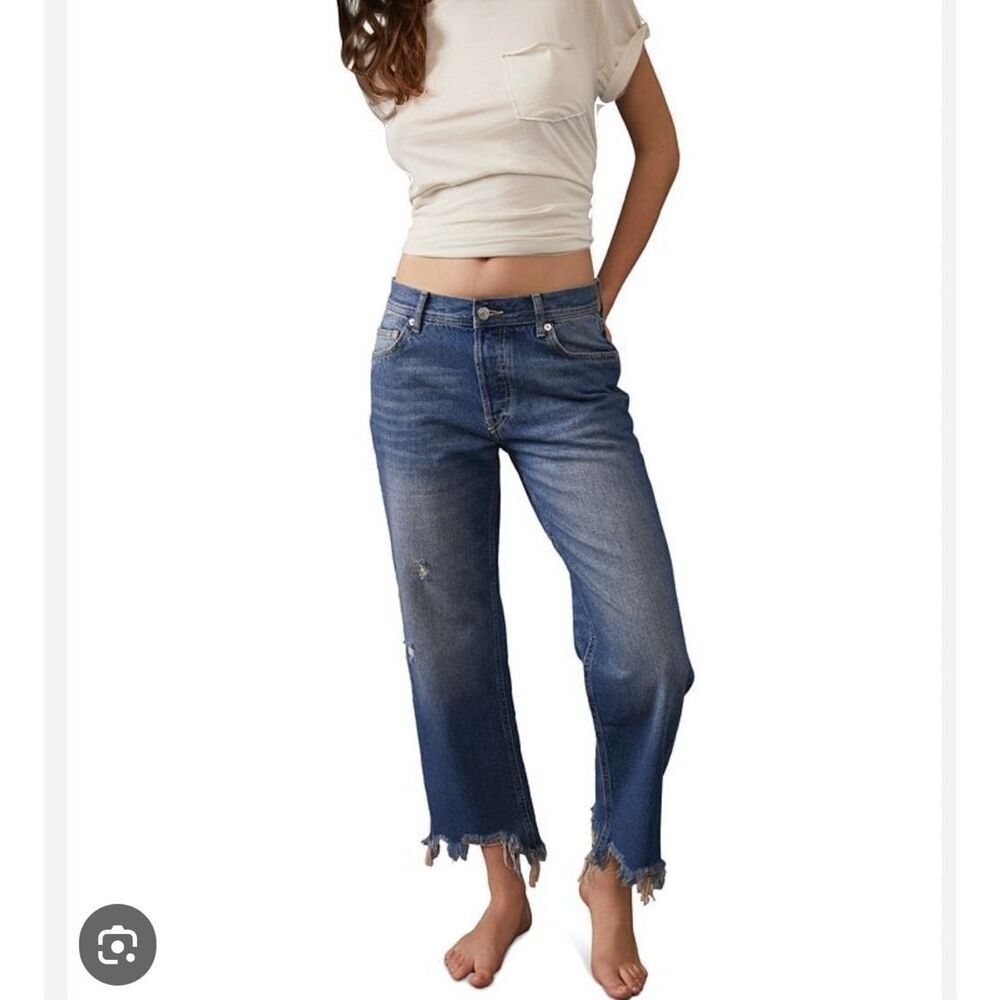 Free People Blue Maggie Whiskered Faded Cotton Cropped Raw Hem Jeans Size 26